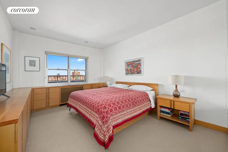 New York City Real Estate | View 70 East 10th Street, PHD | room 4 | View 5