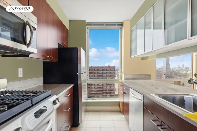 New York City Real Estate | View 217 East 96th Street, 32G | room 1 | View 2