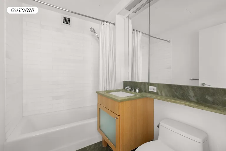 New York City Real Estate | View 207 East 57th Street, 15A | Full Bathroom | View 10