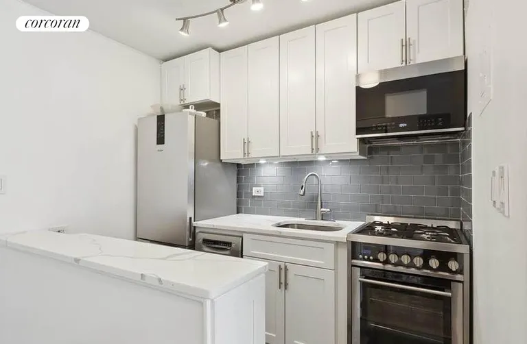 New York City Real Estate | View 139 East 33rd Street, 10C | room 2 | View 3
