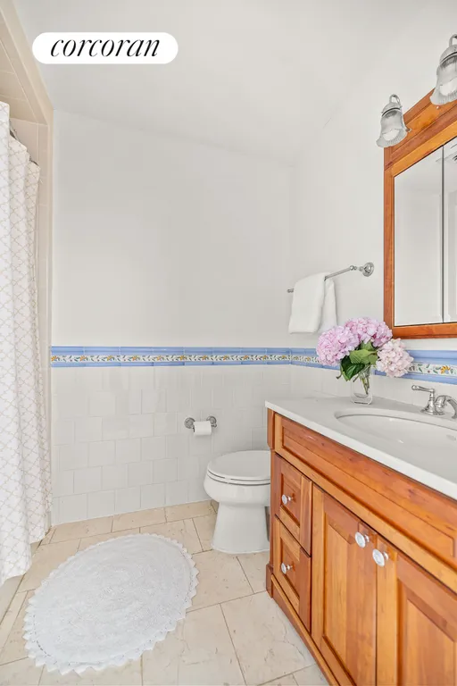 New York City Real Estate | View 39 Strong Place | Full Bathroom | View 13