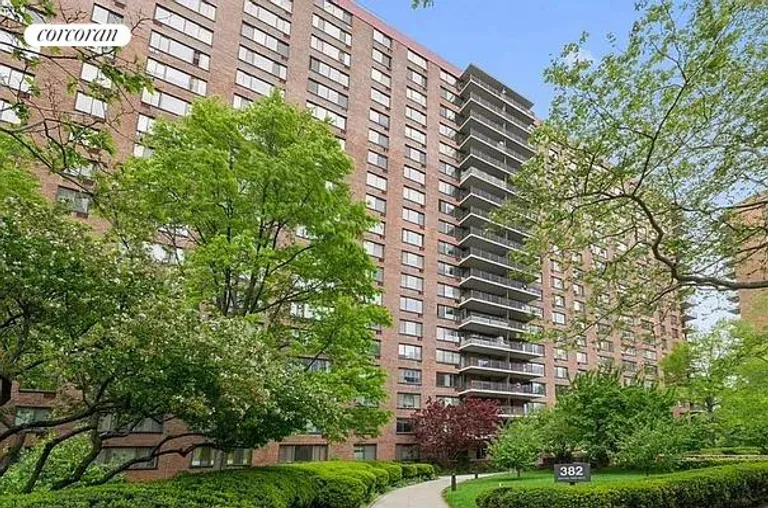 New York City Real Estate | View 382 Central Park West, 2L | room 7 | View 8