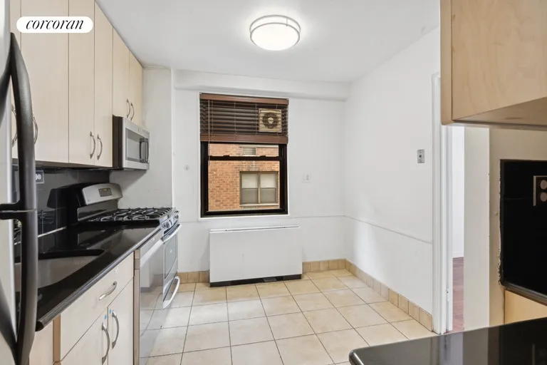 New York City Real Estate | View 305 East 40th Street, 8R | room 9 | View 10