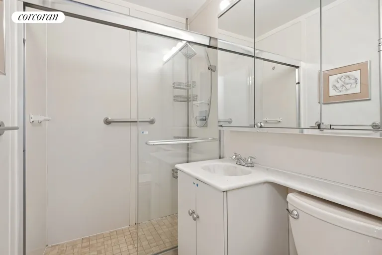 New York City Real Estate | View 305 East 40th Street, 8R | room 4 | View 5
