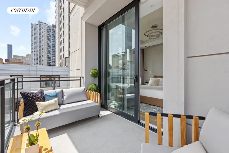 New York City Real Estate | View 305 East 61st Street, 802 | room 8 | View 9