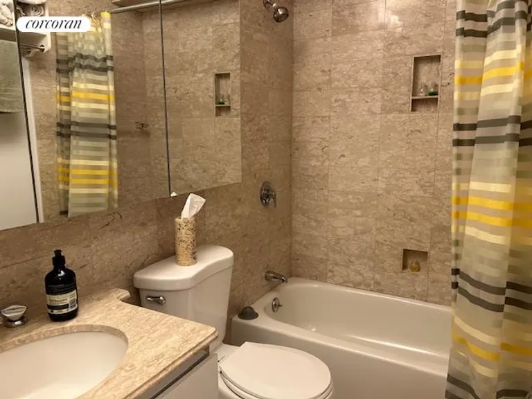New York City Real Estate | View 630 First Avenue, 25E | Full Bathroom | View 9