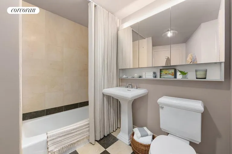 New York City Real Estate | View 20 River Terrace, 11C | Primary Bathroom | View 4