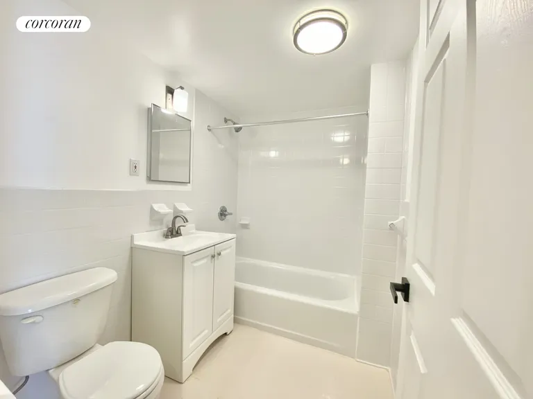 New York City Real Estate | View 435 Pulaski Street, 1 | Full Bathroom | View 4