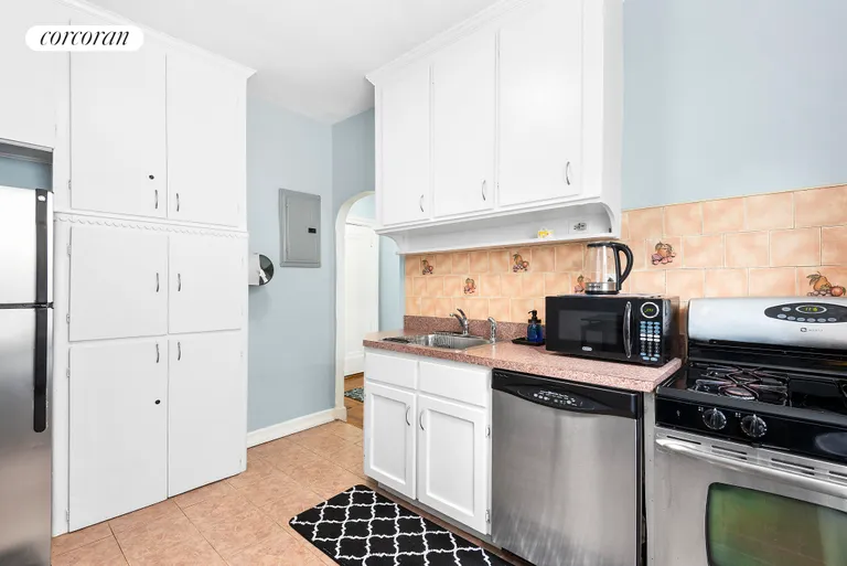 New York City Real Estate | View 990 Carroll Street, 2F | Kitchen | View 3