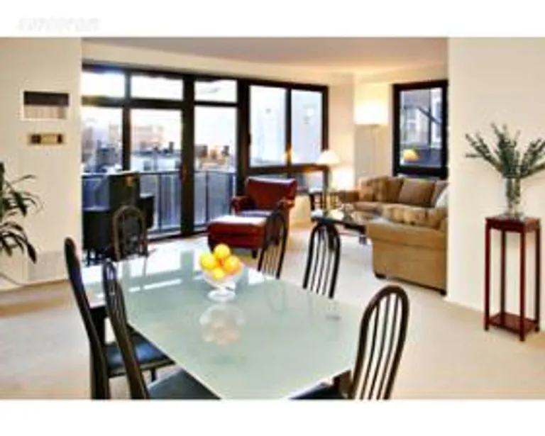 New York City Real Estate | View 100 United Nations Plaza, 7G | 2 Beds, 2 Baths | View 1