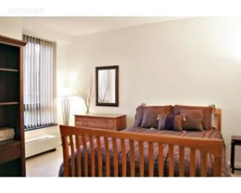 New York City Real Estate | View 100 United Nations Plaza, 7G | room 2 | View 3