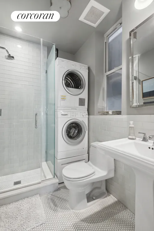 New York City Real Estate | View 111 West 11th Street, 4FEW | Full Bathroom | View 6