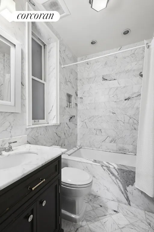 New York City Real Estate | View 111 West 11th Street, 4FEW | Full Bathroom | View 8