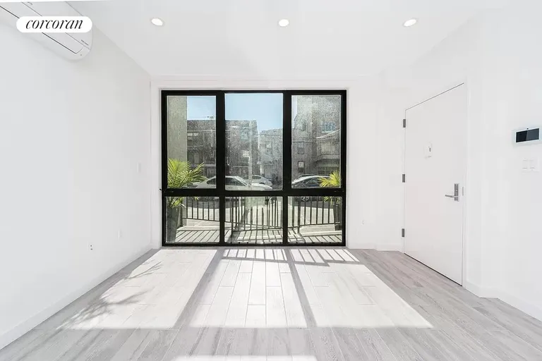 New York City Real Estate | View 14-11 31st Avenue, 1A | room 3 | View 4