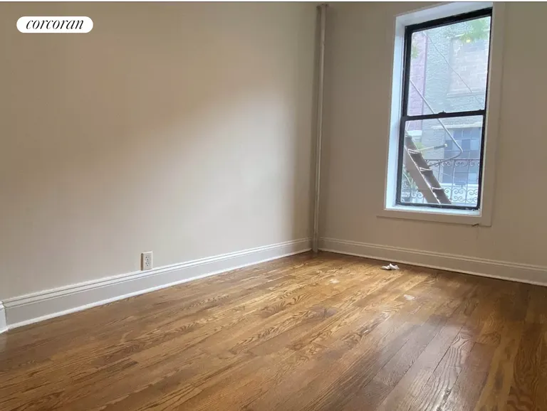 New York City Real Estate | View 222 Thompson Street, 7 | room 3 | View 4