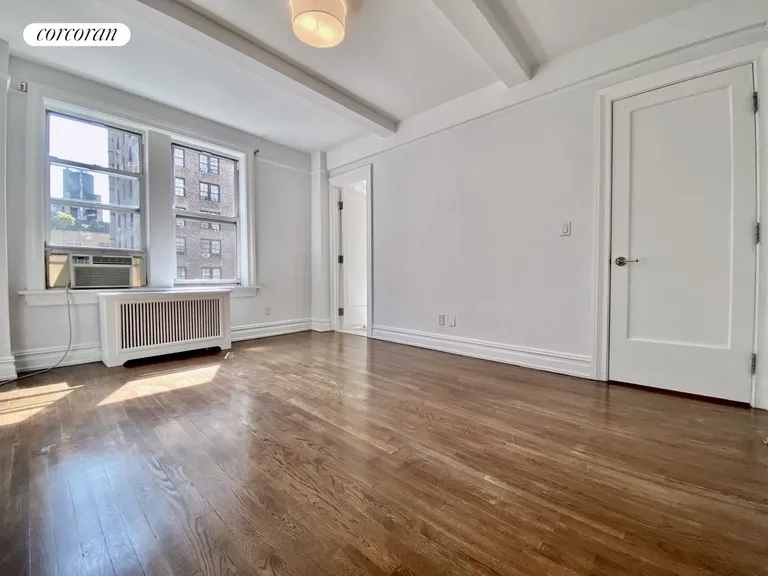 New York City Real Estate | View 41 West 72Nd Street, 8C | room 3 | View 4
