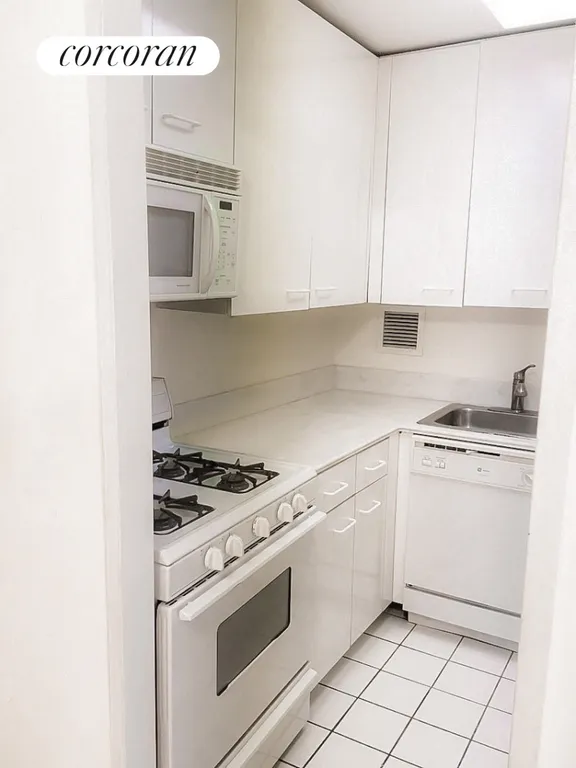 New York City Real Estate | View 330 East 38th Street, 5F | Kitchen | View 3