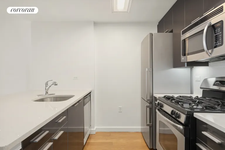 New York City Real Estate | View 41-34 Crescent Street, 5C | room 3 | View 4