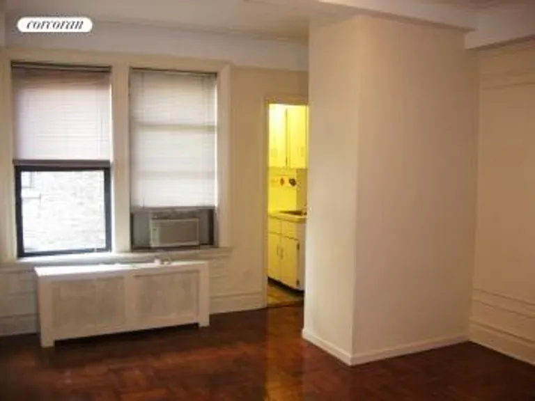 New York City Real Estate | View 467 Central Park West, 6F | Living room/dinning | View 2