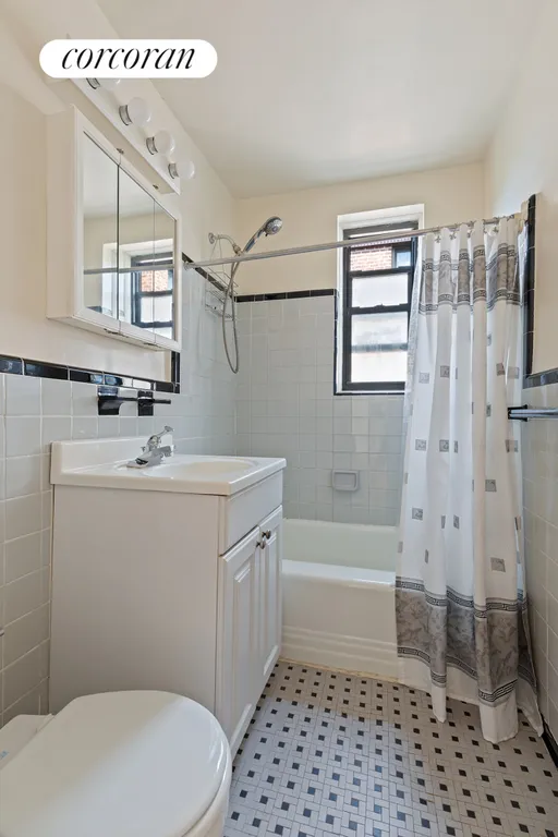 New York City Real Estate | View 2280 Burnett Street, 5F | room 4 | View 5