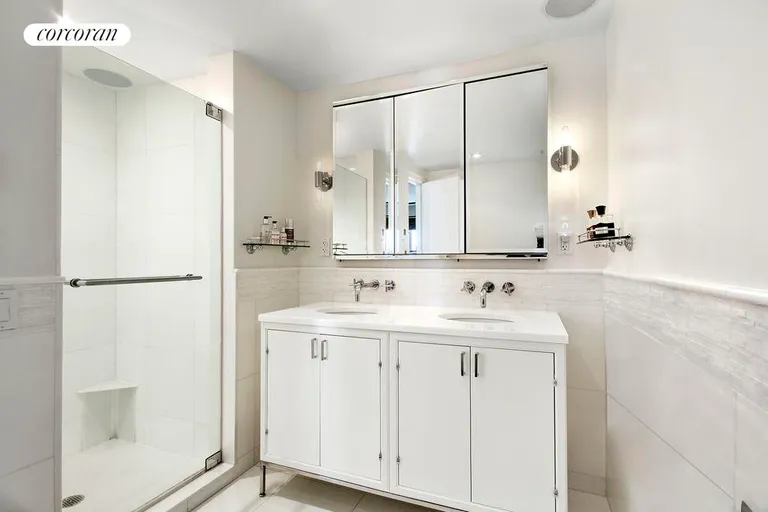 New York City Real Estate | View 200 East 66th Street, B1703 | En Suite Master Bath | View 5