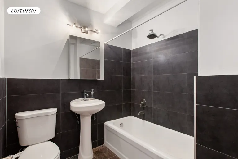 New York City Real Estate | View 101 Lafayette Avenue, 12C | Full Bathroom | View 5