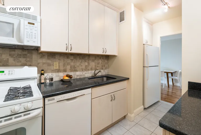 New York City Real Estate | View 280 Park Avenue South, 7H | Kitchen | View 3