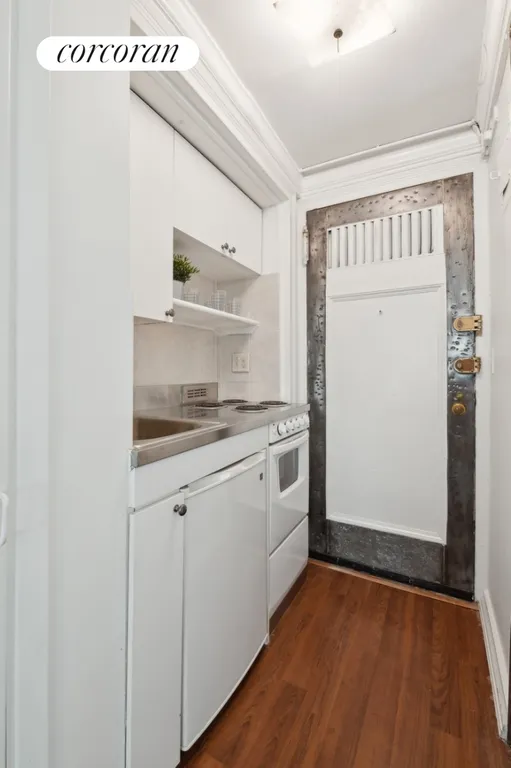 New York City Real Estate | View 45 Tudor City Place, 801 | Kitchen | View 6