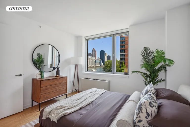 New York City Real Estate | View 425 Main Street, 7D | room 5 | View 6