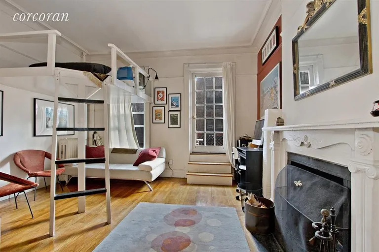 New York City Real Estate | View 132 West 73rd Street, 4R | Living Room | View 2