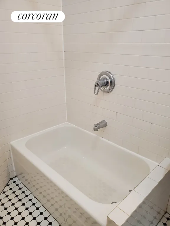 New York City Real Estate | View 114 East 1st Street, 1 | room 6 | View 7
