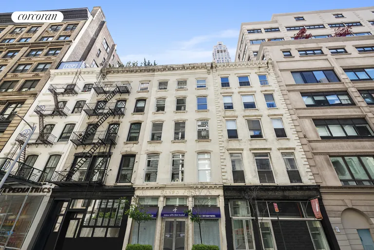 New York City Real Estate | View 19 Warren Street, 2E | room 10 | View 11