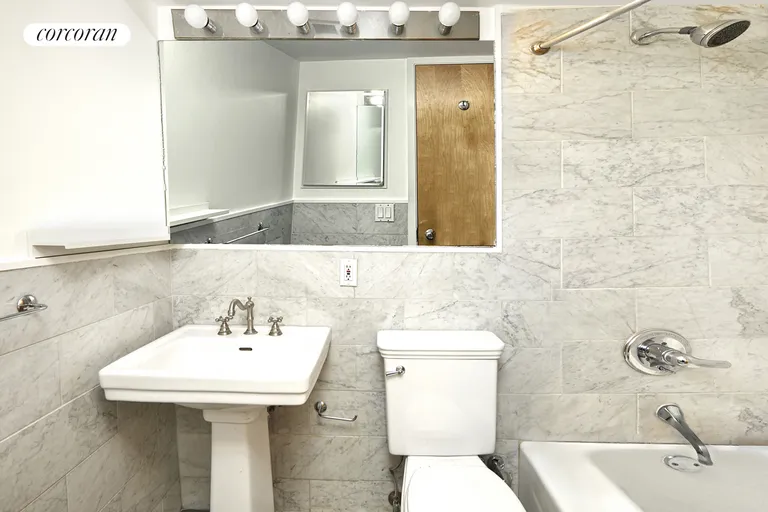 New York City Real Estate | View 123 Boerum Place, 3B | Full Bathroom | View 6