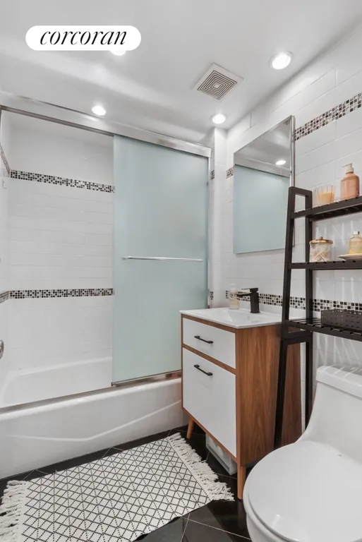 New York City Real Estate | View 161 West 16th Street, 9C | Full Bathroom | View 7