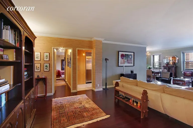 New York City Real Estate | View 525 East 86th Street, 19A | Entryway | View 2