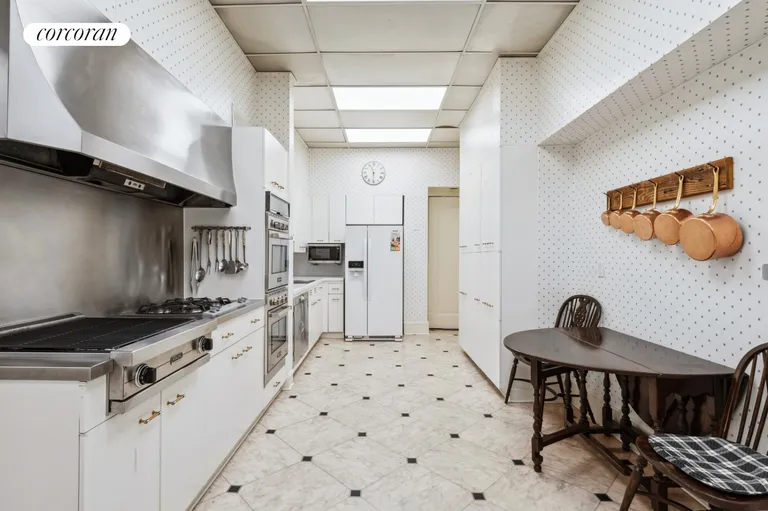 New York City Real Estate | View 920 Fifth Avenue, 8A | Kitchen | View 12