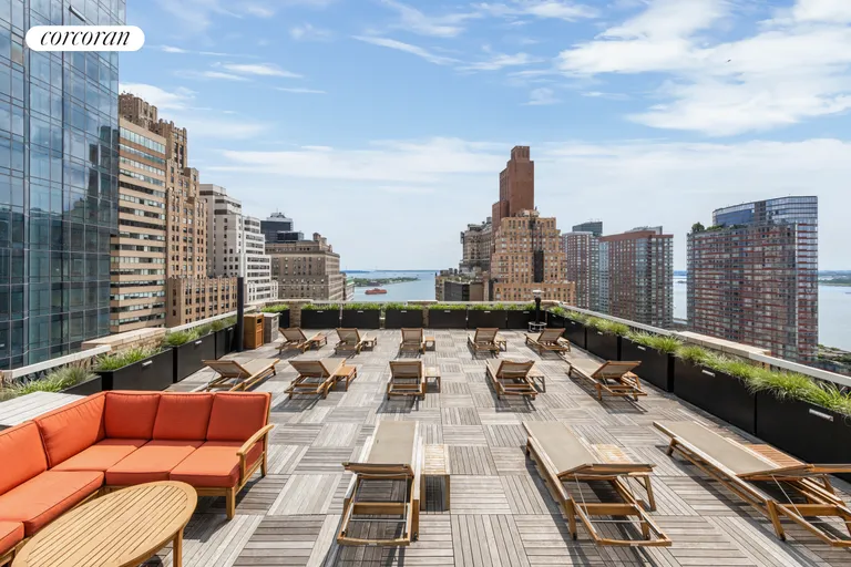 New York City Real Estate | View 88 Greenwich Street, 819 | room 5 | View 6