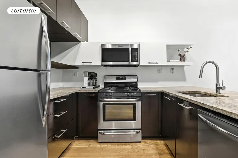 New York City Real Estate | View 323 Greene Avenue, 1B | Fully Equipped  Kitchen | View 4