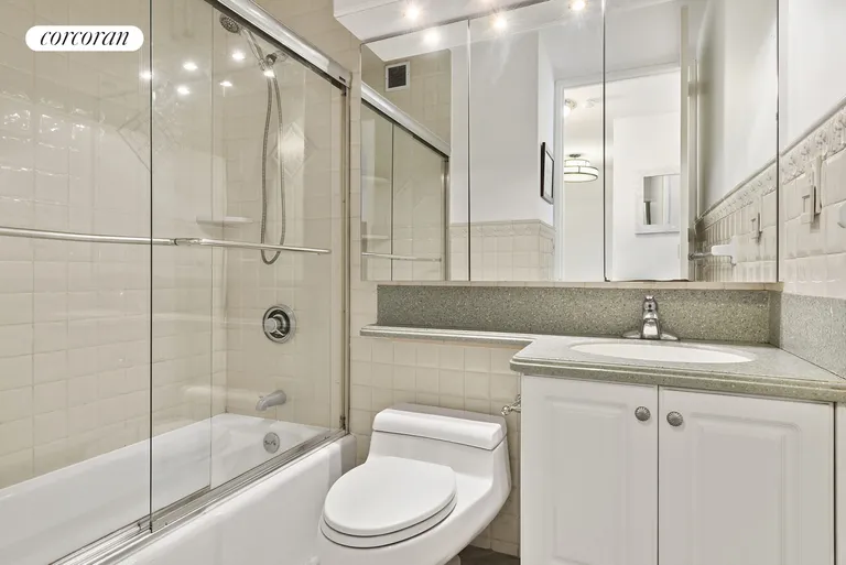 New York City Real Estate | View 350 West 50th Street, 17H | Full Bathroom | View 3