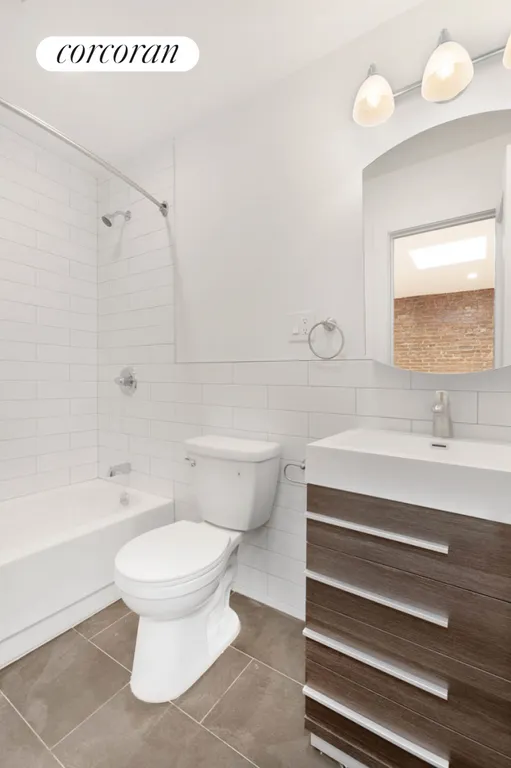 New York City Real Estate | View 537 40th Street, 2 | Full Bathroom | View 8