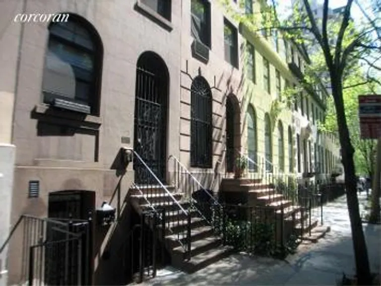 New York City Real Estate | View 223 East 48th Street, HOUSE | 6 Beds, 4 Baths | View 1