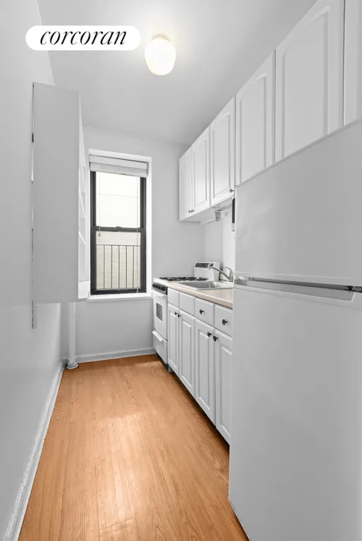 New York City Real Estate | View 222 East 35th Street, 6D | 1 Bath | View 1