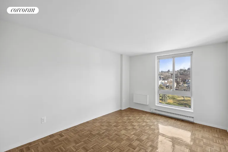 New York City Real Estate | View 1 Glenwood Avenue, 19M | room 2 | View 3