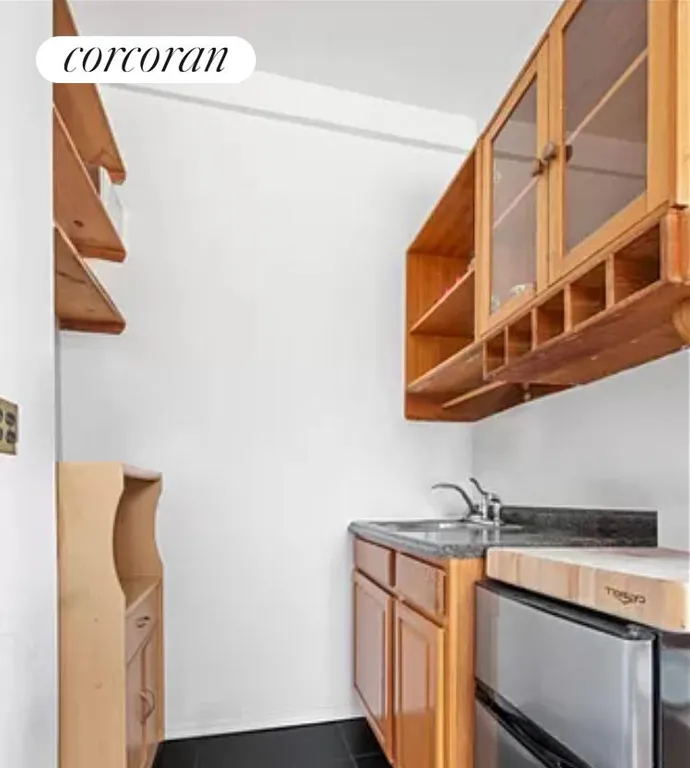 New York City Real Estate | View 170 West 74th Street, 903 | room 2 | View 3