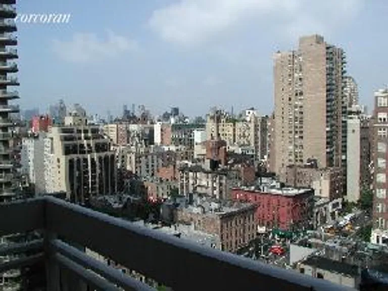 New York City Real Estate | View 170 East 87th Street, E18E | 1 Bed, 1 Bath | View 1