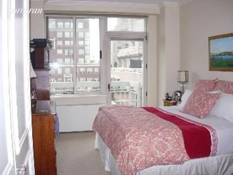 New York City Real Estate | View 170 East 87th Street, E21C | room 2 | View 3