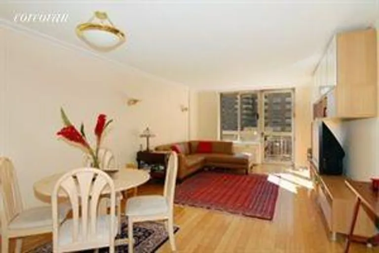 New York City Real Estate | View 170 East 87th Street, W5G | room 1 | View 2