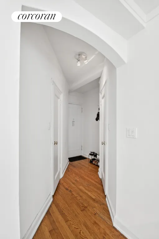 New York City Real Estate | View 211 East 35th Street, 3A | Foyer | View 5