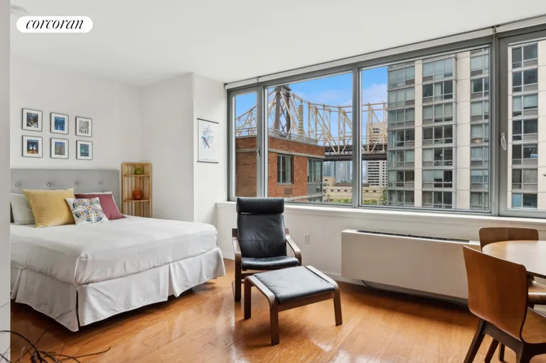 New York City Real Estate | View 425 Main Street, 9K | room 1 | View 2