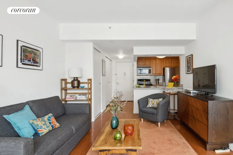 New York City Real Estate | View 425 Main Street, 9K | room 2 | View 3
